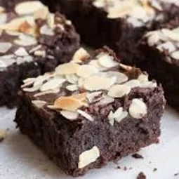Keto-Chocolate-Almond-Brownie-egg-3-1-e1747379557957.webp